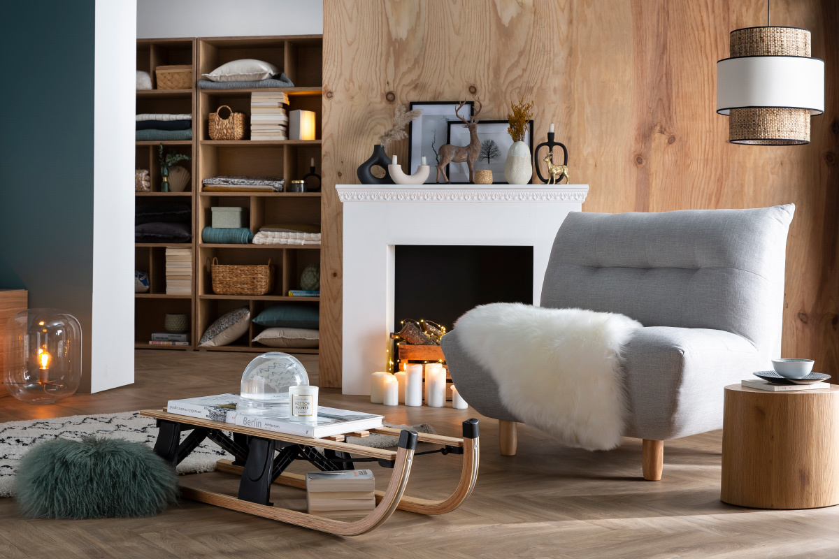 Fauteuil scandinave en tissu beige et bois clair YUMI