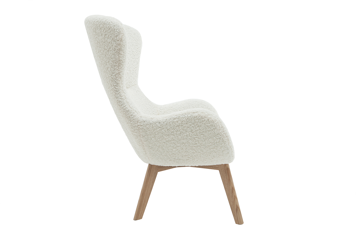 Fauteuil scandinave en tissu effet peau de mouton blanc et bois clair ESKUA