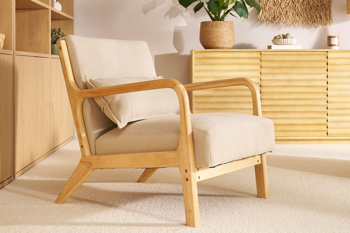 Fauteuil scandinave en tissu effet velours beige et bois clair massif DERRY