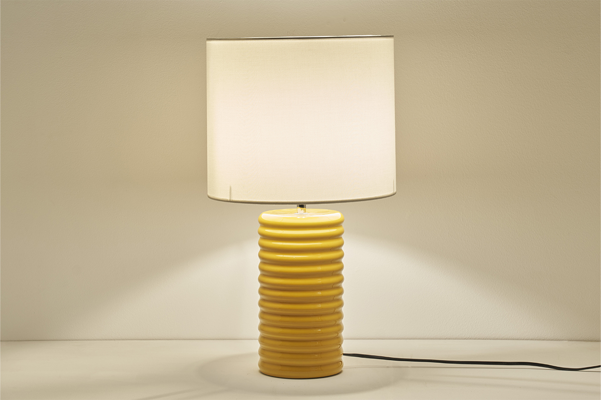 Lampe  poser en cramique maille jaune et abat-jour cru H53 cm BERRO