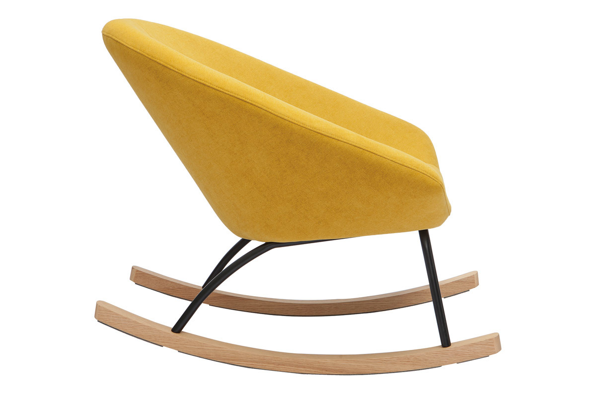 Rocking chair design en tissu effet velours jaune moutarde, mtal noir et bois clair KOK