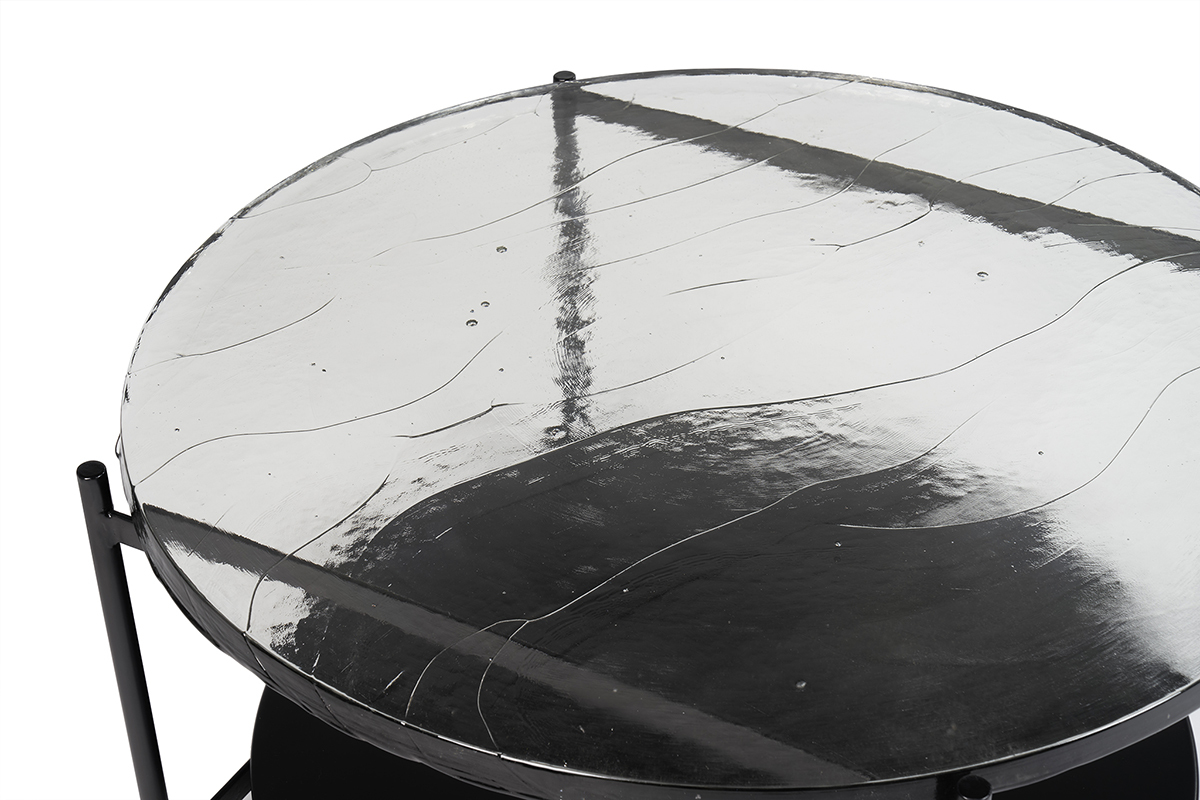 Table basse ronde avec double plateau en verre recycl et mtal noir D85 cm WELLE