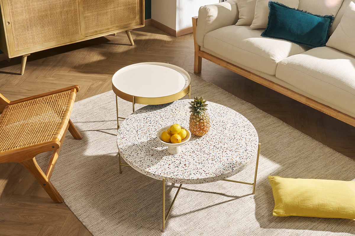 Table basse ronde design en terrazzo et mtal dor D81 cm MEZZO