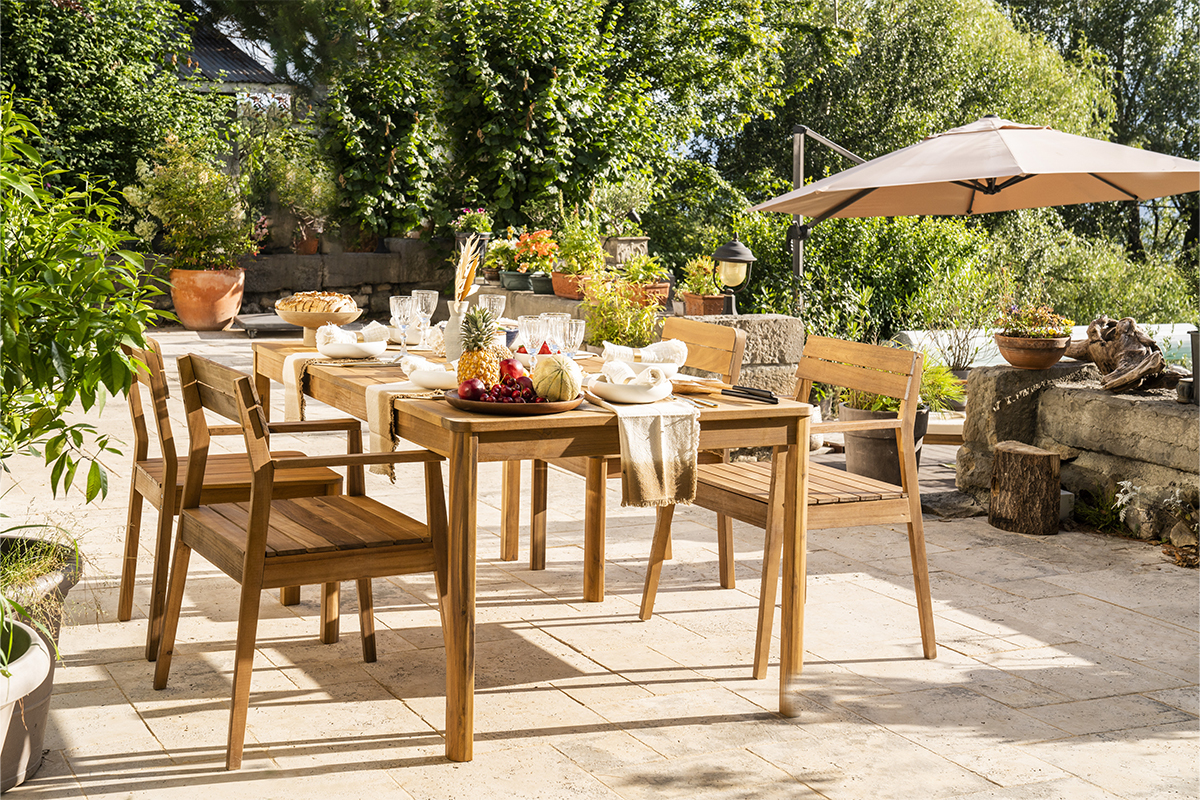 Table de jardin rectangulaire en bois massif L180 cm AKIS