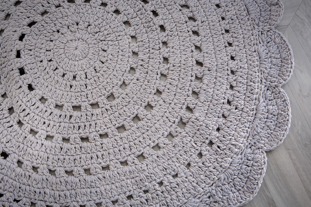 Tapis rond en crochet gris clair 120 cm ALMA