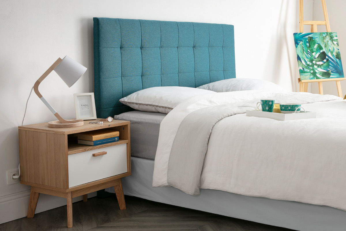 Tte de lit capitonne en tissu bleu canard L140 cm HALCIONA